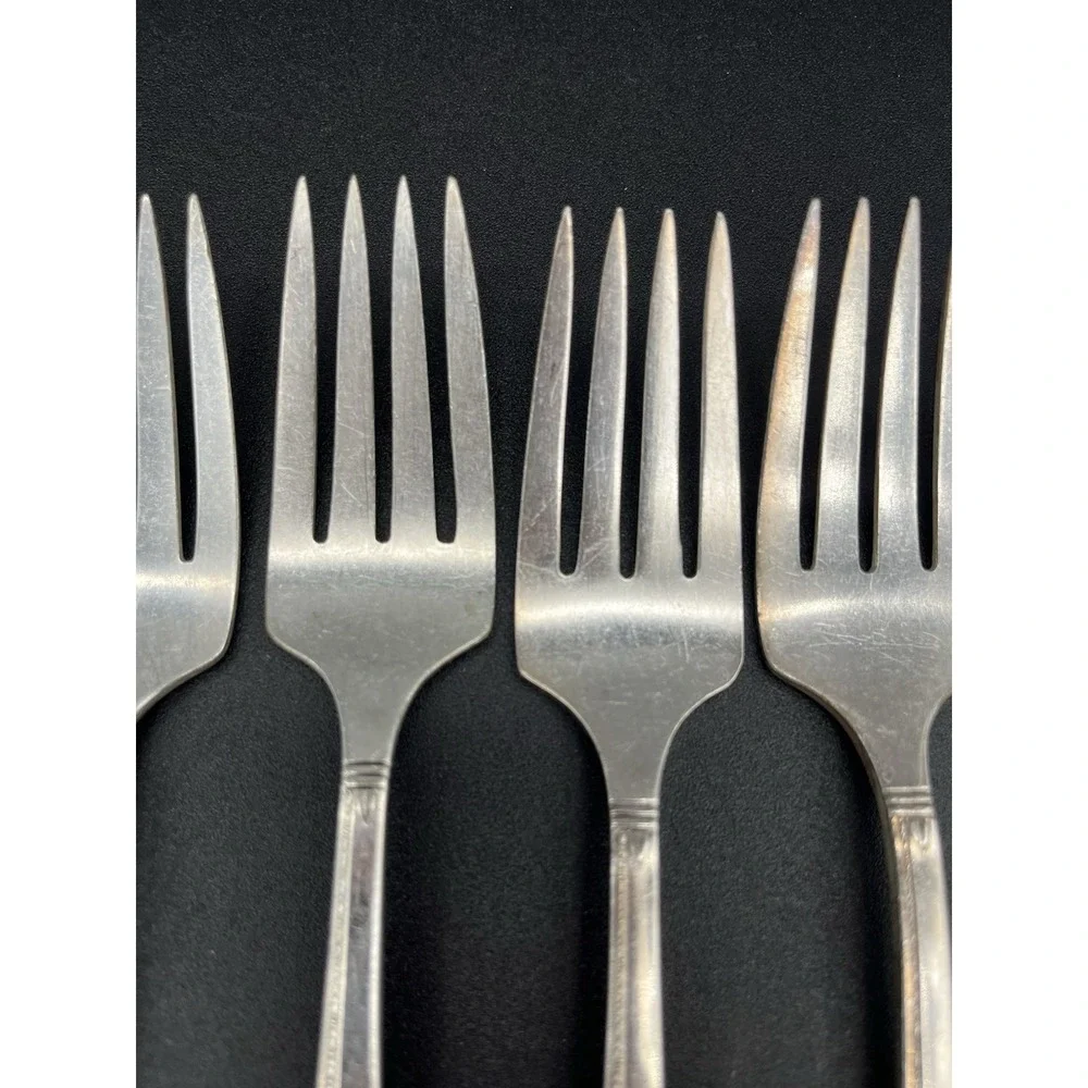 Grenoble Silverplate Salad Fork Set 8 Pieces Oneida Silver Circa 1938